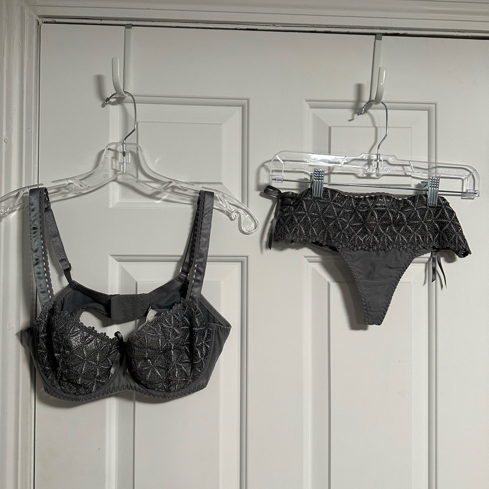 Sexy bra and panty set